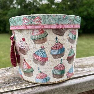 Cup cake decorative tasty treat box.